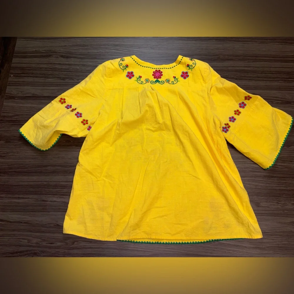 Yellow Blouse with Floral Embroidery Size Small - Picture 6 of 8